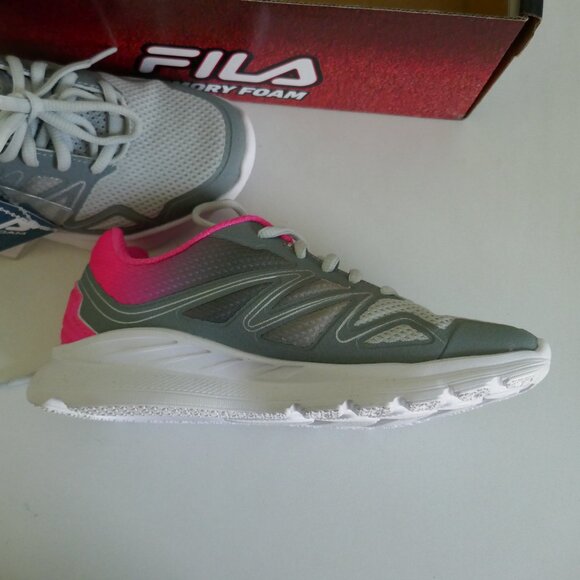 NWT Fila Women’s Memory Panorama running shoes size 6.5 gray/pink - Picture 4 of 6